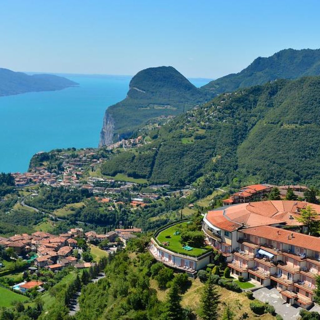 a beautiful image of Hotel le Balze.