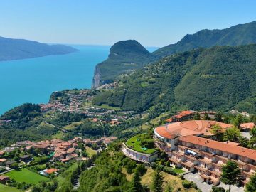 a beautiful image of Hotel le Balze.