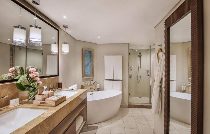 Beachcomber Royal Palm Luxury