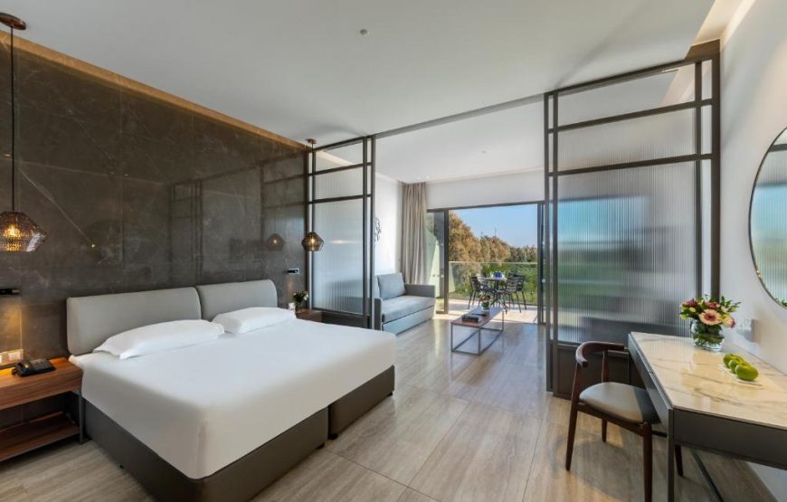 Aliathon Resort